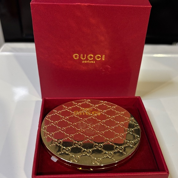 Gucci Parfums Gold Patterned Compact Mirror - Picture 3 of 4